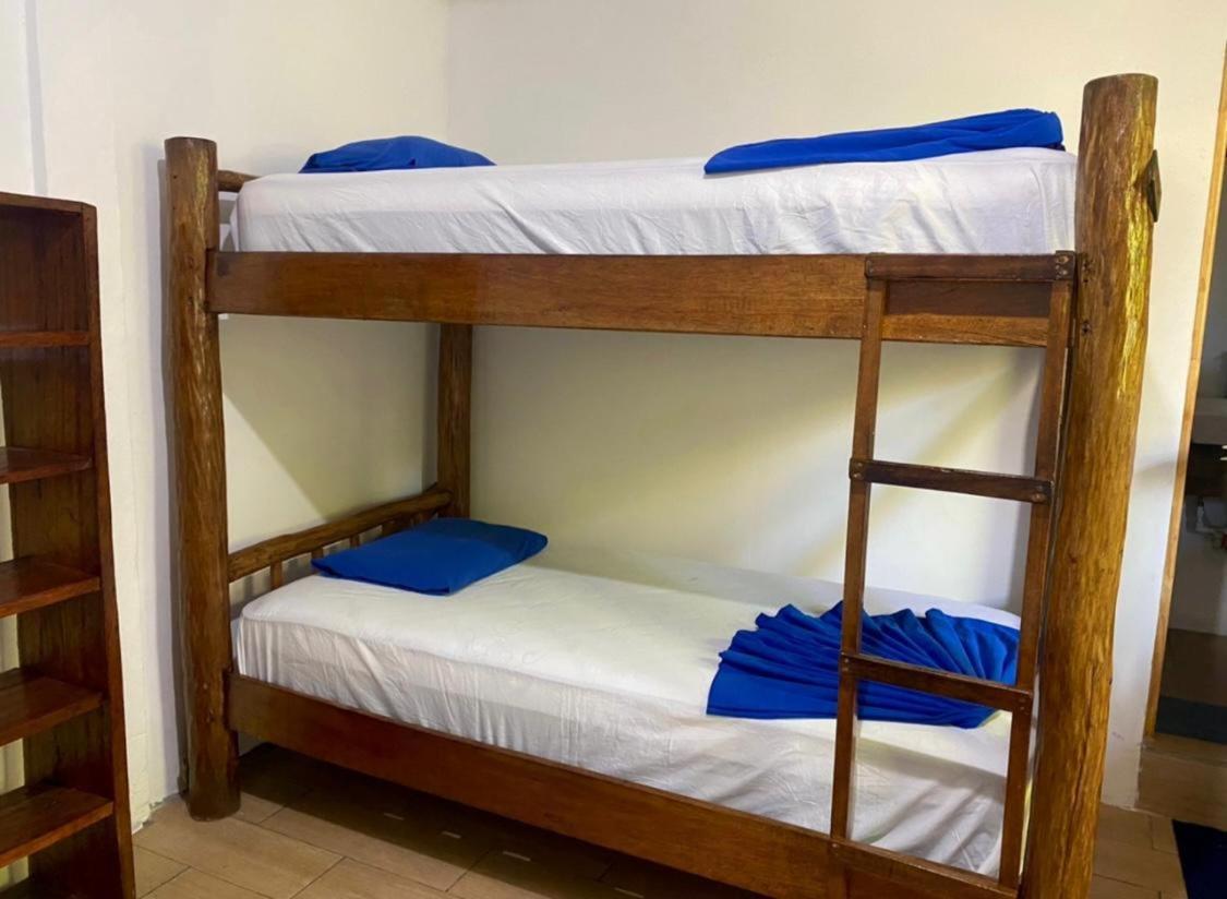 Casa De La Iguana Hostel Lívingston Екстериор снимка