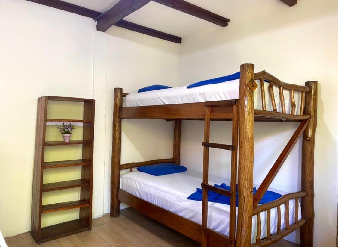 Casa De La Iguana Hostel Lívingston Екстериор снимка