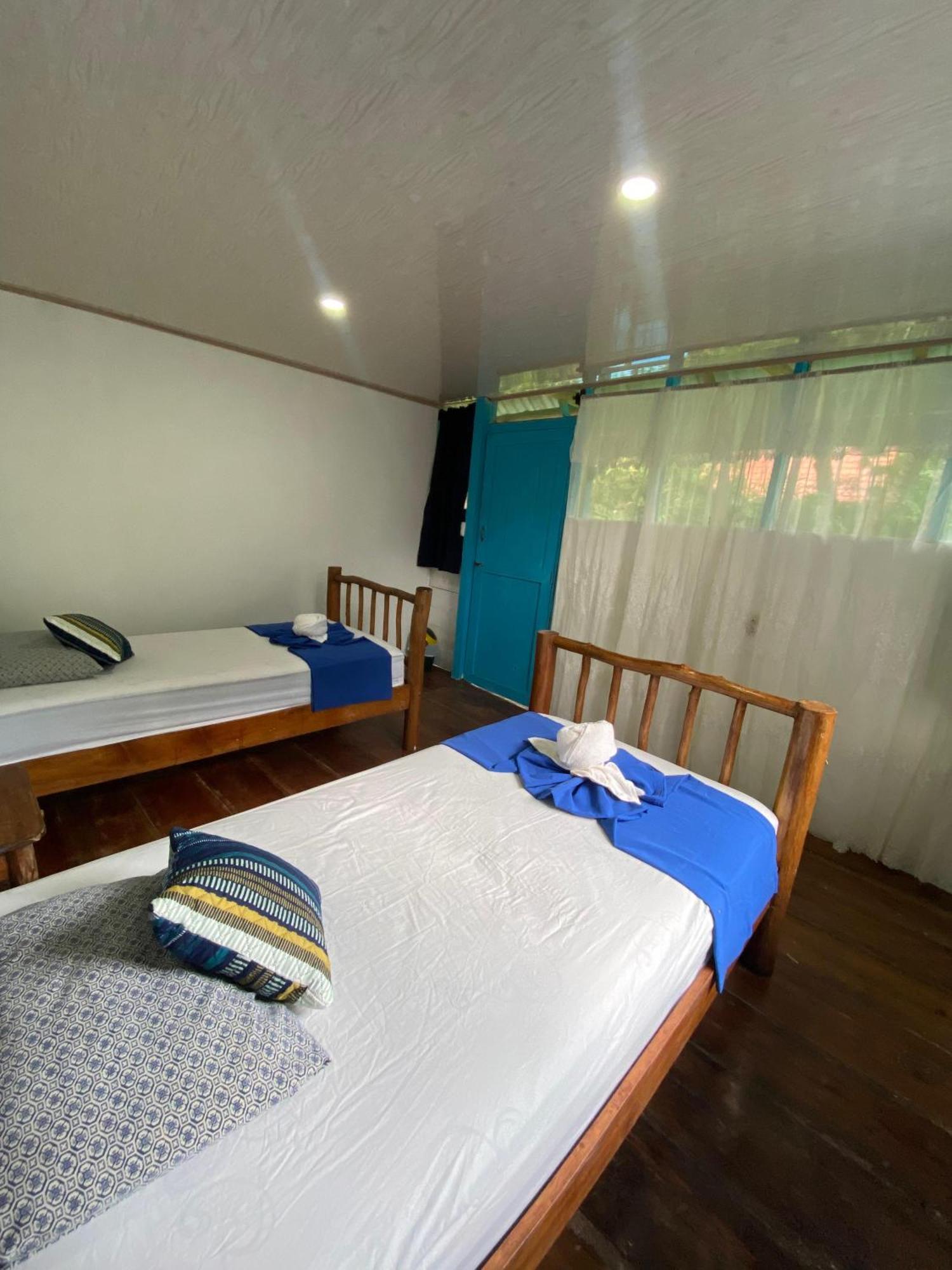 Casa De La Iguana Hostel Lívingston Екстериор снимка